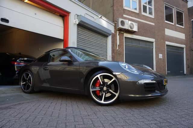 Porsche 911 (2013) thumbnail 2