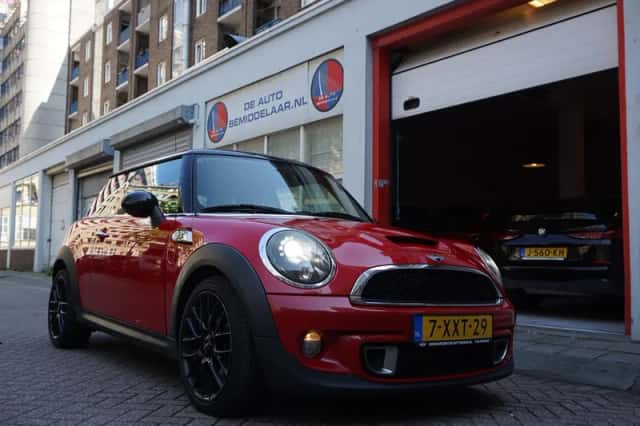 MINI Cooper S (2011) thumbnail 1