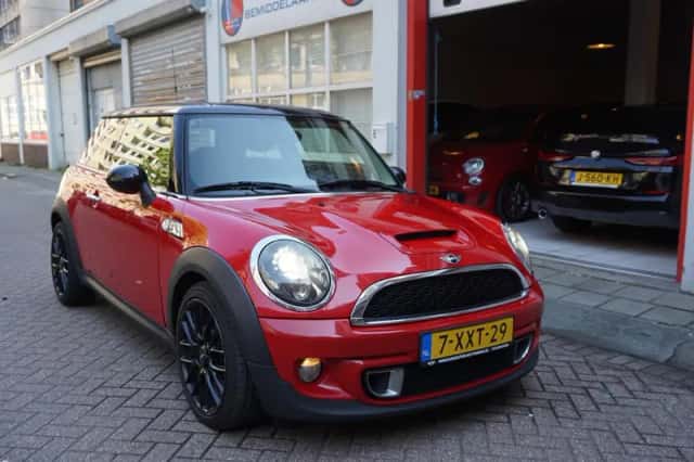 MINI Cooper S (2011) thumbnail 2