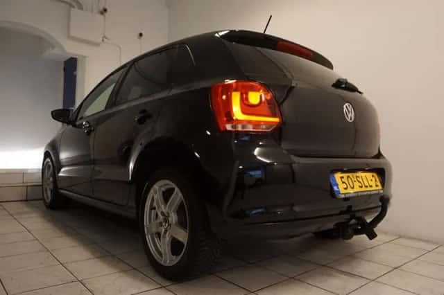 Volkswagen Polo (2011) thumbnail 3