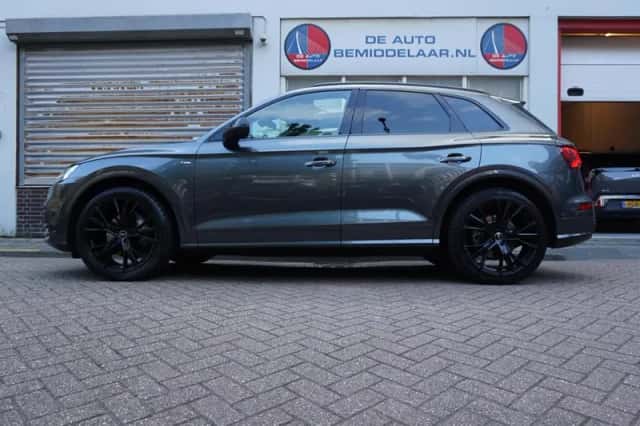 Audi Q5 (2017) thumbnail 3