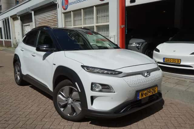 Hyundai Kona (2019) thumbnail 2