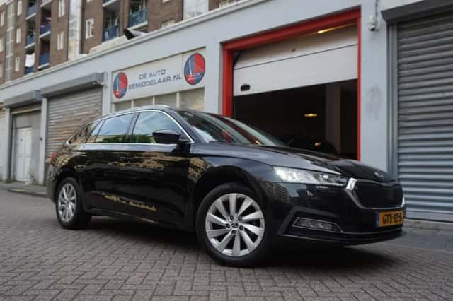 Škoda Octavia (2024) thumbnail 2