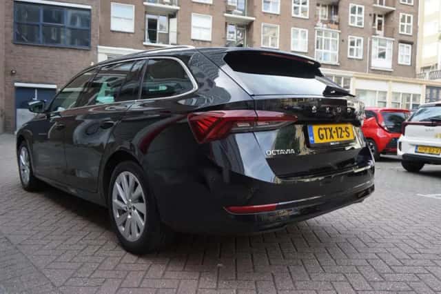 Škoda Octavia (2024) thumbnail 6