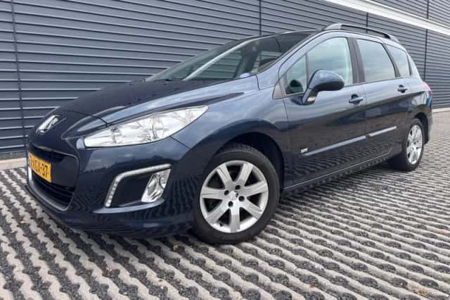 Peugeot 308 (2013) thumbnail 1
