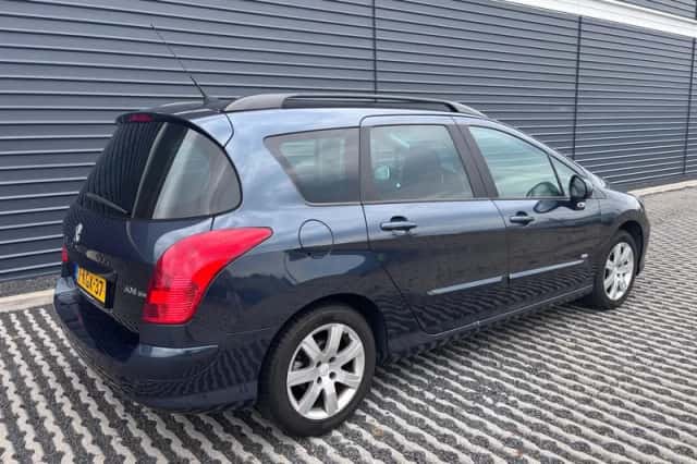 Peugeot 308 (2013) thumbnail 6
