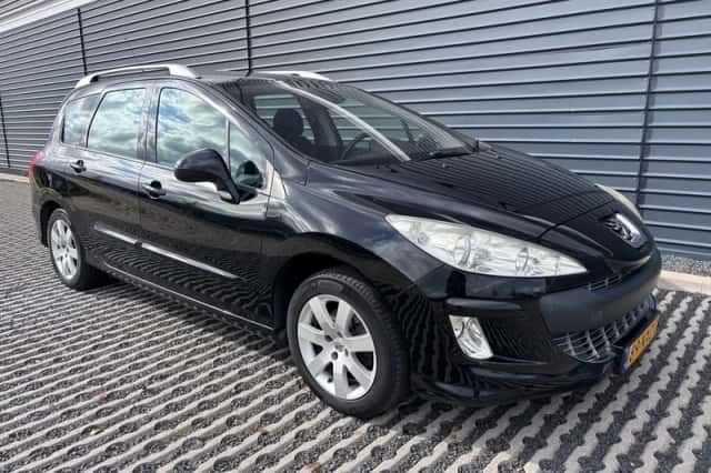 Peugeot 308 (2009) thumbnail 3