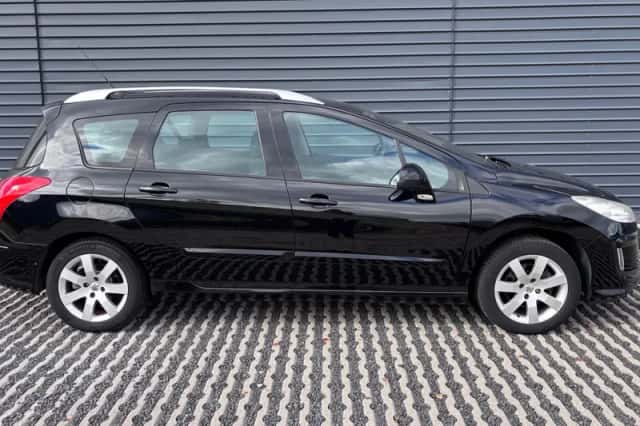 Peugeot 308 (2009) thumbnail 4
