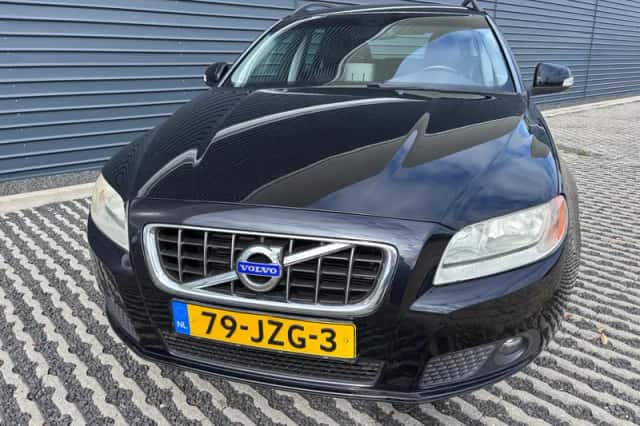 Volvo V70 (2009) thumbnail 2