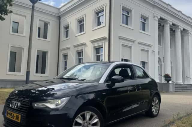 Audi A1 (2010) thumbnail 1