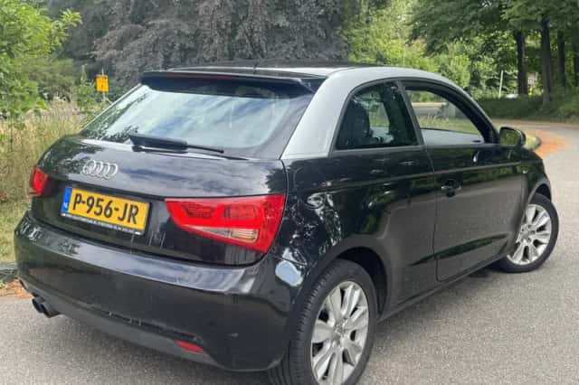 Audi A1 (2010) thumbnail 5
