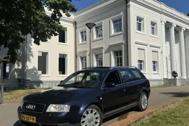 Audi A6 (2000) thumbnail 1