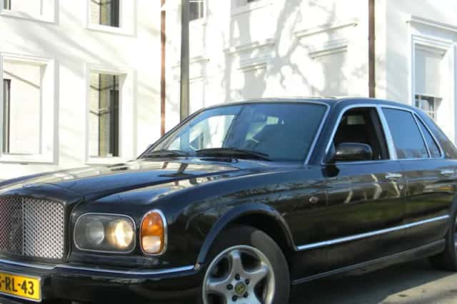 Bentley Arnage (1998) thumbnail 1