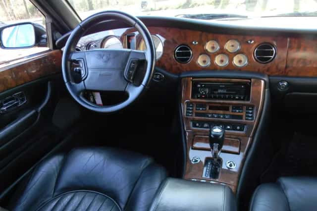 Bentley Arnage (1998) thumbnail 3