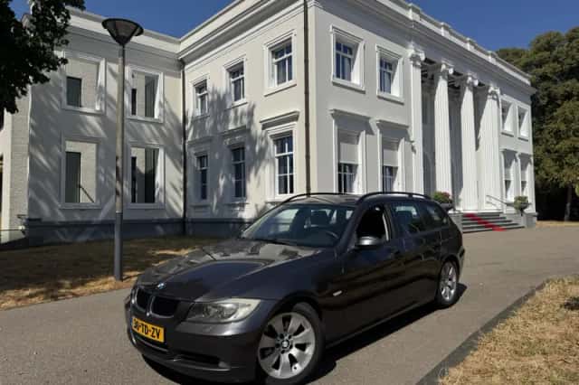 BMW 32O (2006) thumbnail 1