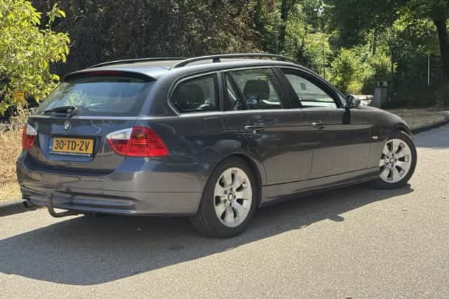 BMW 32O (2006) thumbnail 2