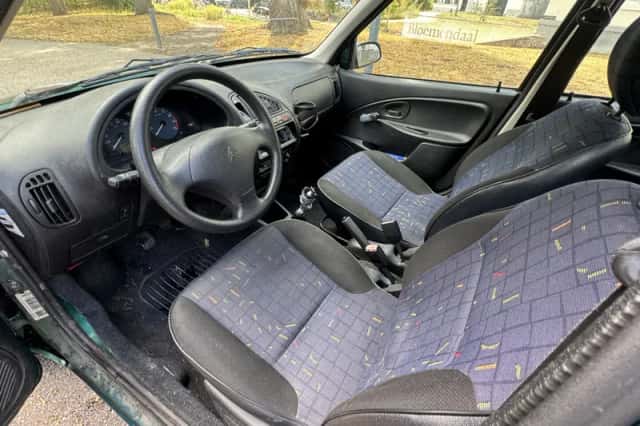 Citroën Saxo (2001) thumbnail 2