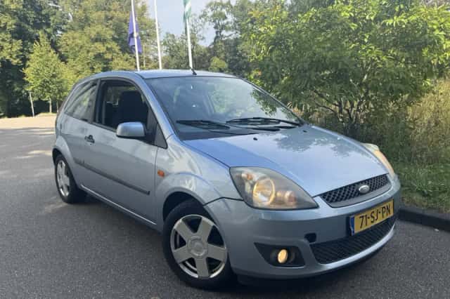 Ford Fiesta (2006) thumbnail 2