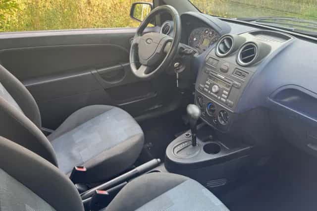 Ford Fiesta (2006) thumbnail 3