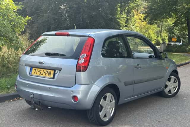 Ford Fiesta (2006) thumbnail 4