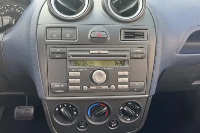 Ford Fiesta (2006) thumbnail 5