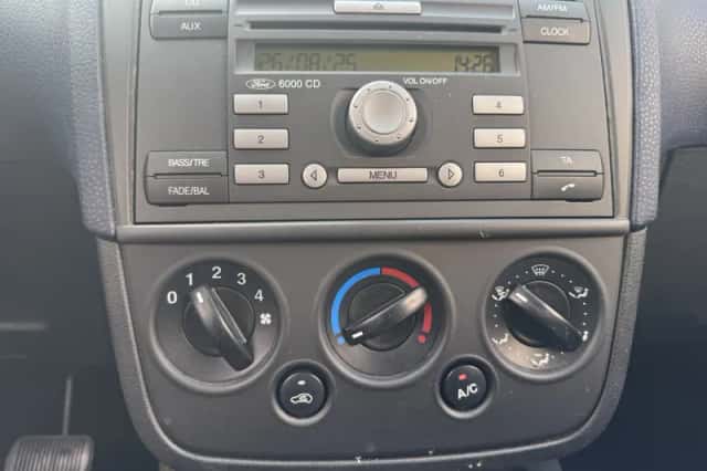 Ford Fiesta (2006) thumbnail 6