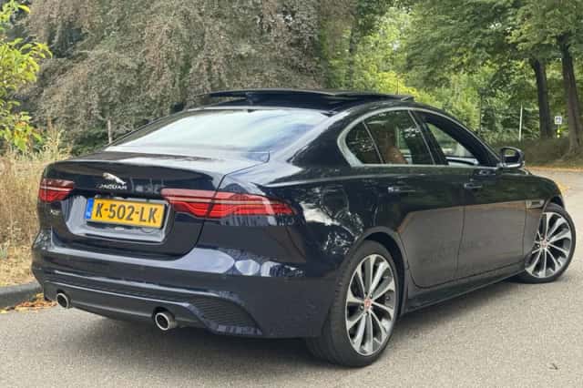 Jaguar XE (2021) thumbnail 4