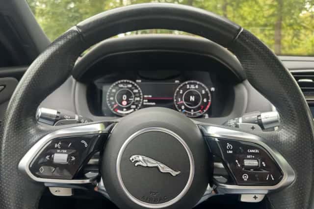 Jaguar XE (2021) thumbnail 5