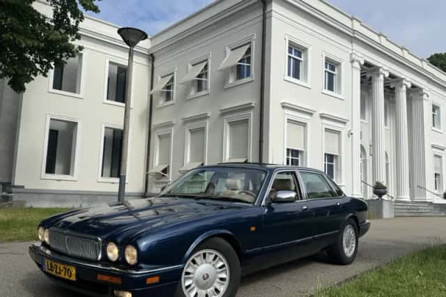 Jaguar XJ (1995) thumbnail 2
