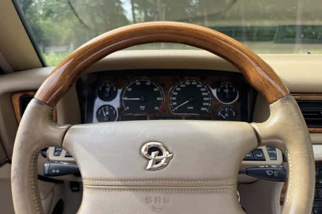 Jaguar XJ (1995) thumbnail 6