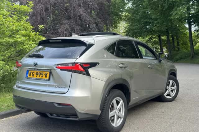 Lexus NX (2016) thumbnail 4