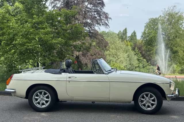 MG B (1979) thumbnail 6