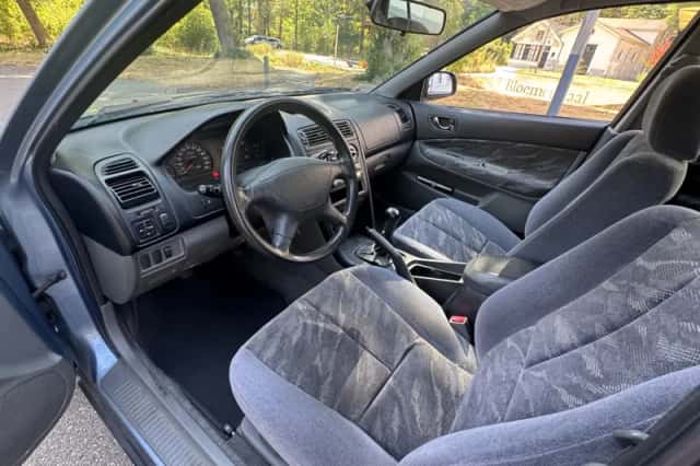 Mitsubishi Galant (2000) thumbnail 3