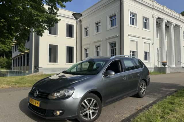 Volkswagen Golf (2012) thumbnail 2