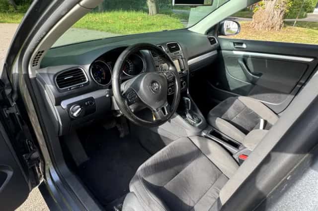 Volkswagen Golf (2012) thumbnail 3