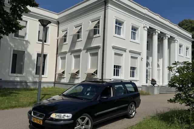Volvo V70 (2004) thumbnail 2