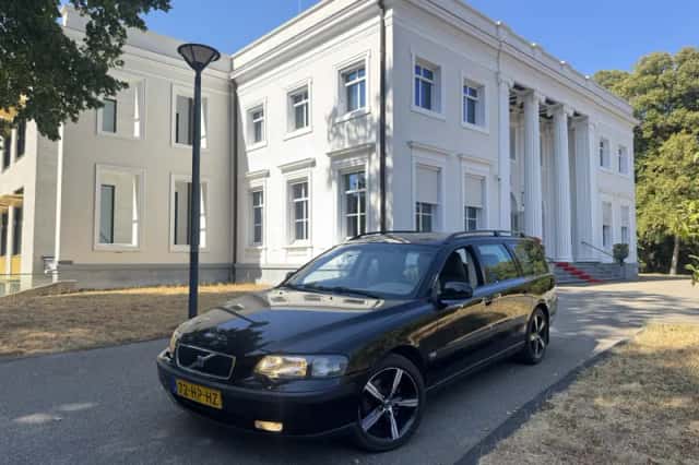 Volvo V70 (2001) thumbnail 2