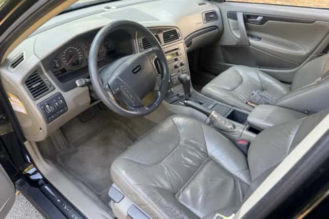 Volvo V70 (2001) thumbnail 3