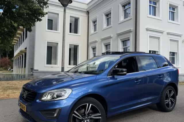 Volvo XC60 (2016) thumbnail 1