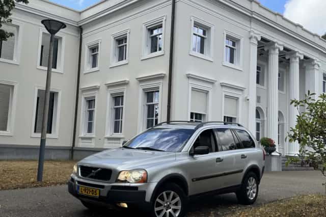 Volvo XC90 (2003) thumbnail 1
