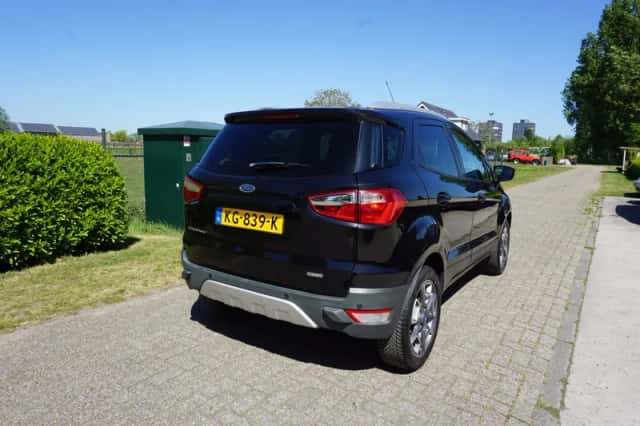 Ford EcoSport (2016) thumbnail 4