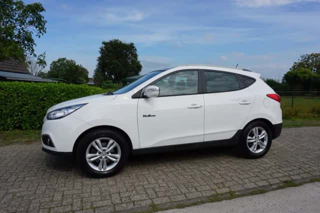 Hyundai ix35 (2012) thumbnail 3