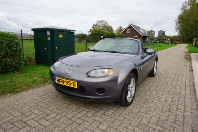 Mazda MX-5 (2006) thumbnail 2