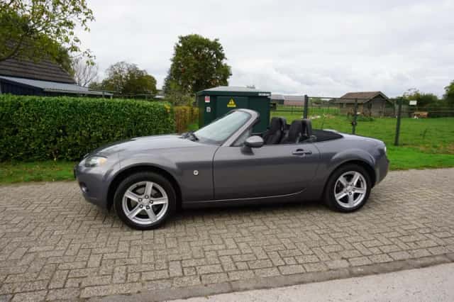 Mazda MX-5 (2006) thumbnail 3