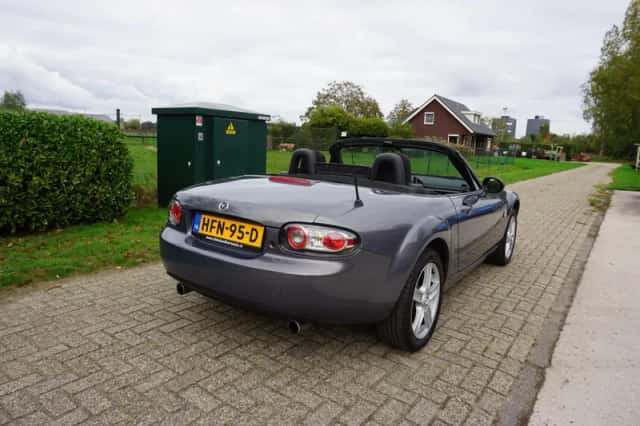 Mazda MX-5 (2006) thumbnail 4