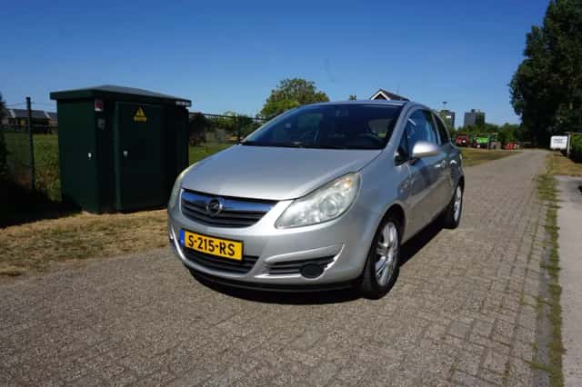 Opel Corsa (2008) thumbnail 2