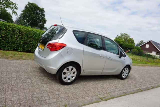 Opel Meriva (2010) thumbnail 5