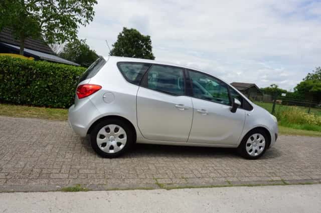 Opel Meriva (2010) thumbnail 6