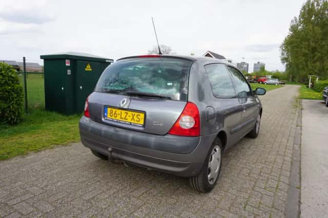 Renault Clio (2003) thumbnail 4