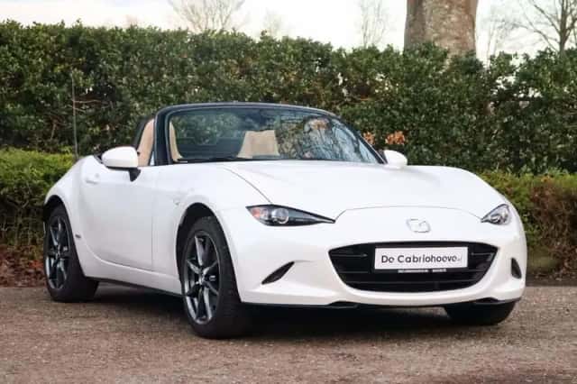 Mazda MX-5 (2018) thumbnail 2